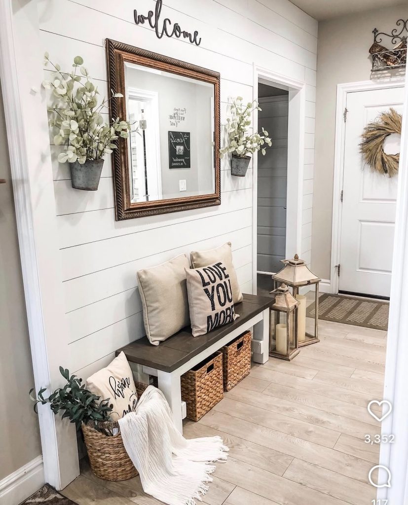 Farmhouse Entryway Decor Ideas 