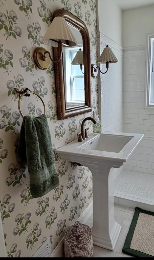 Pedestal sink