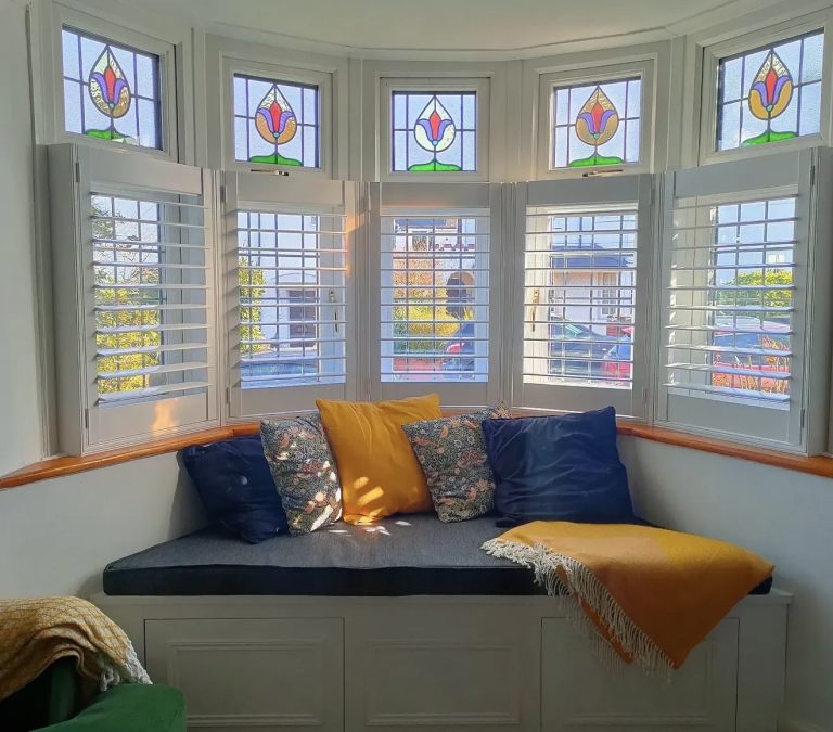 8 Bay Window Reading Nook Ideas for a Cozy Retreat