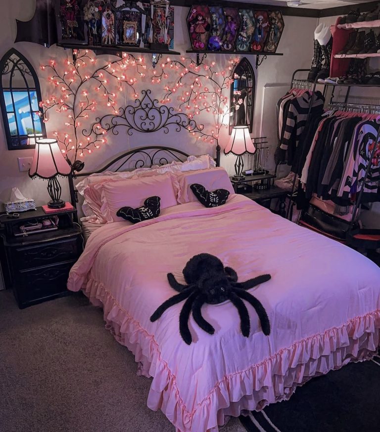 10 Pastel Goth Bedroom Decor Ideas for Small Rooms