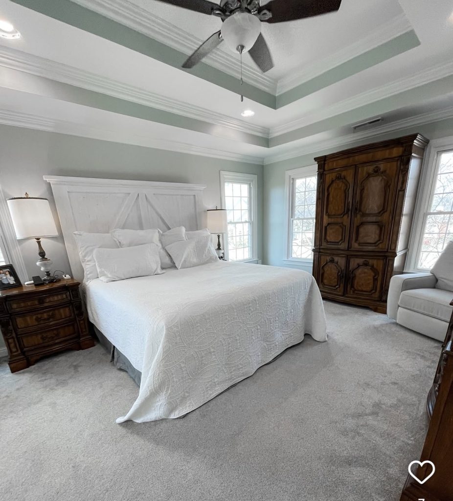 Two tone tray ceiling 