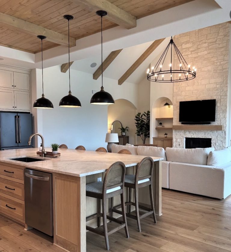 6 Open Space Living Room and Kitchen Ideas With Vaulted Ceilings
