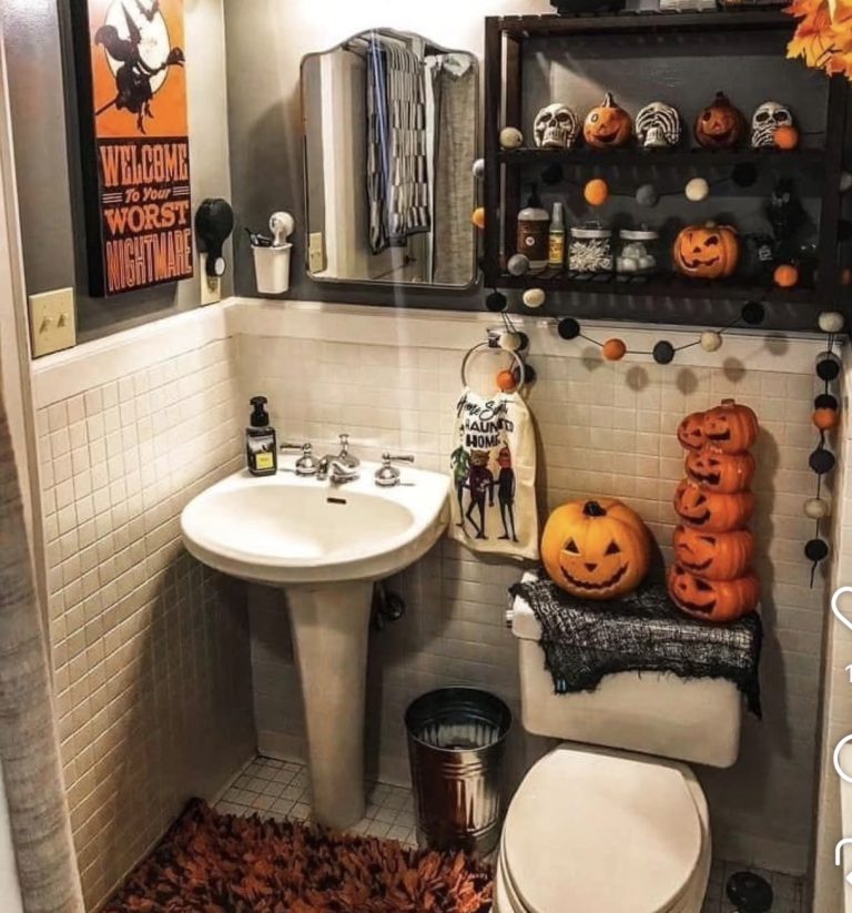 10 Spooky Halloween Bathroom Decor Ideas That’ll Make Your Guests Scream