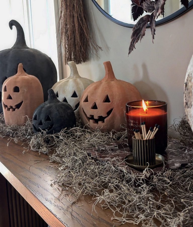 6 Scary Halloween Entryway Decor Ideas That’ll Make Your Neighbors Gasp