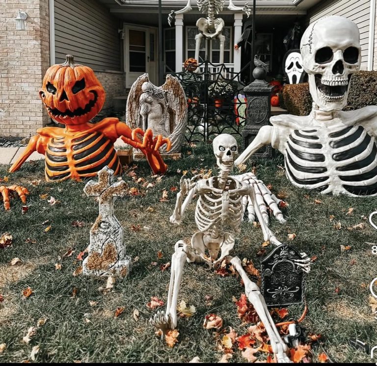 9 DIY Halloween Front Yard Garden Decor Ideas