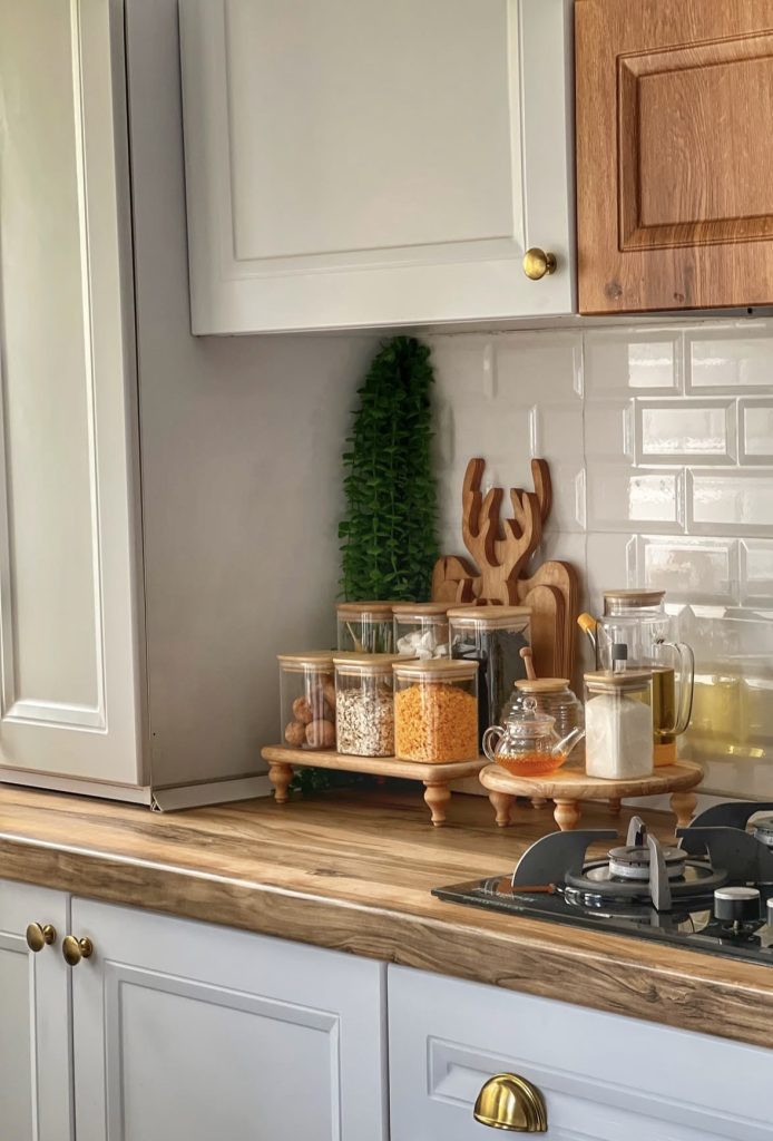 Slim vertical organizer 
