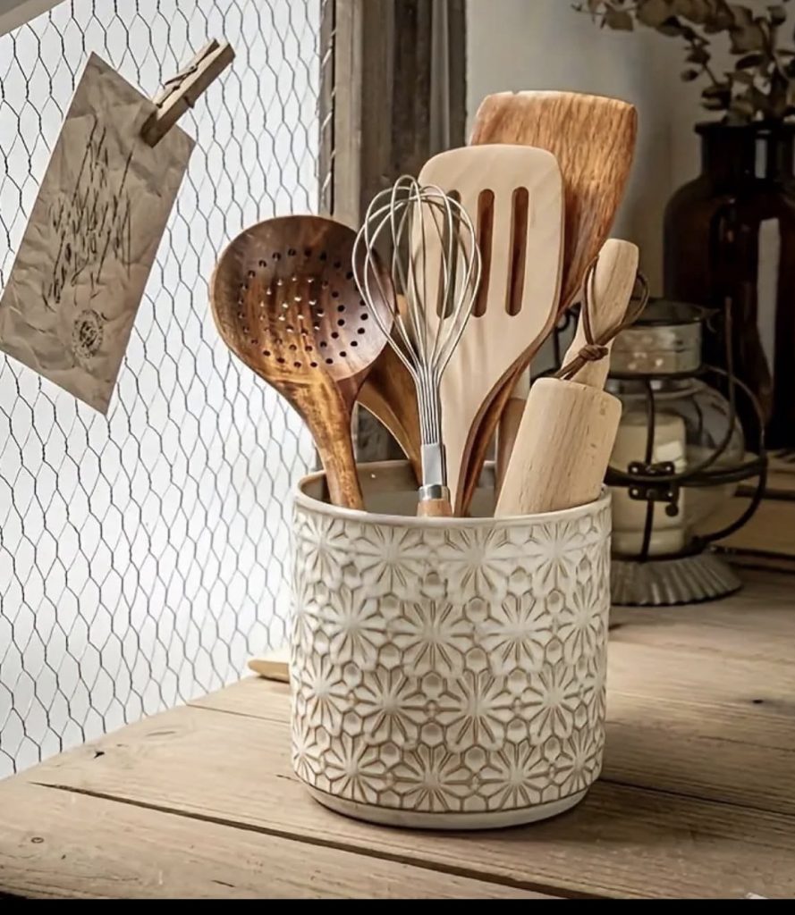 Utensil crock 