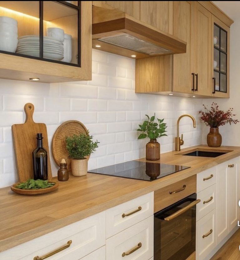 10 Renter-Friendly Kitchen Cabinet Makeovers That Won’t Break the Bank