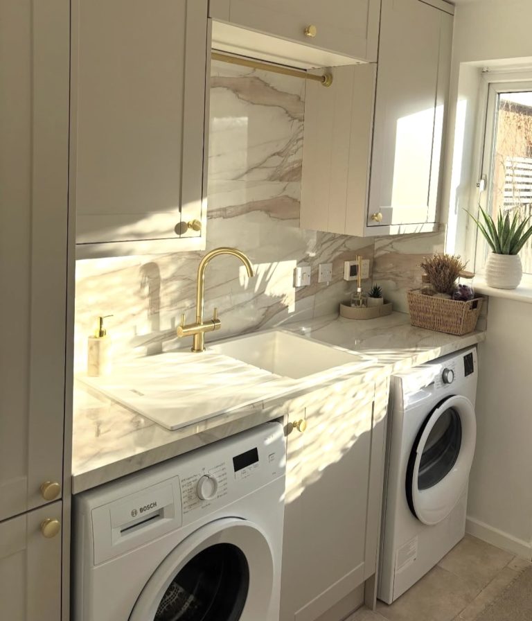 7 Renter-Friendly Small Laundry Room Makeover Ideas That Actually Work