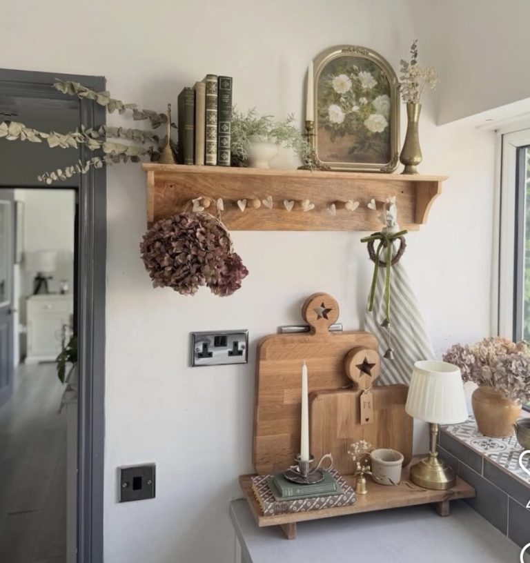 6 Budget-Friendly Kitchen Wall Decor Ideas That Don’t Cost a Fortune