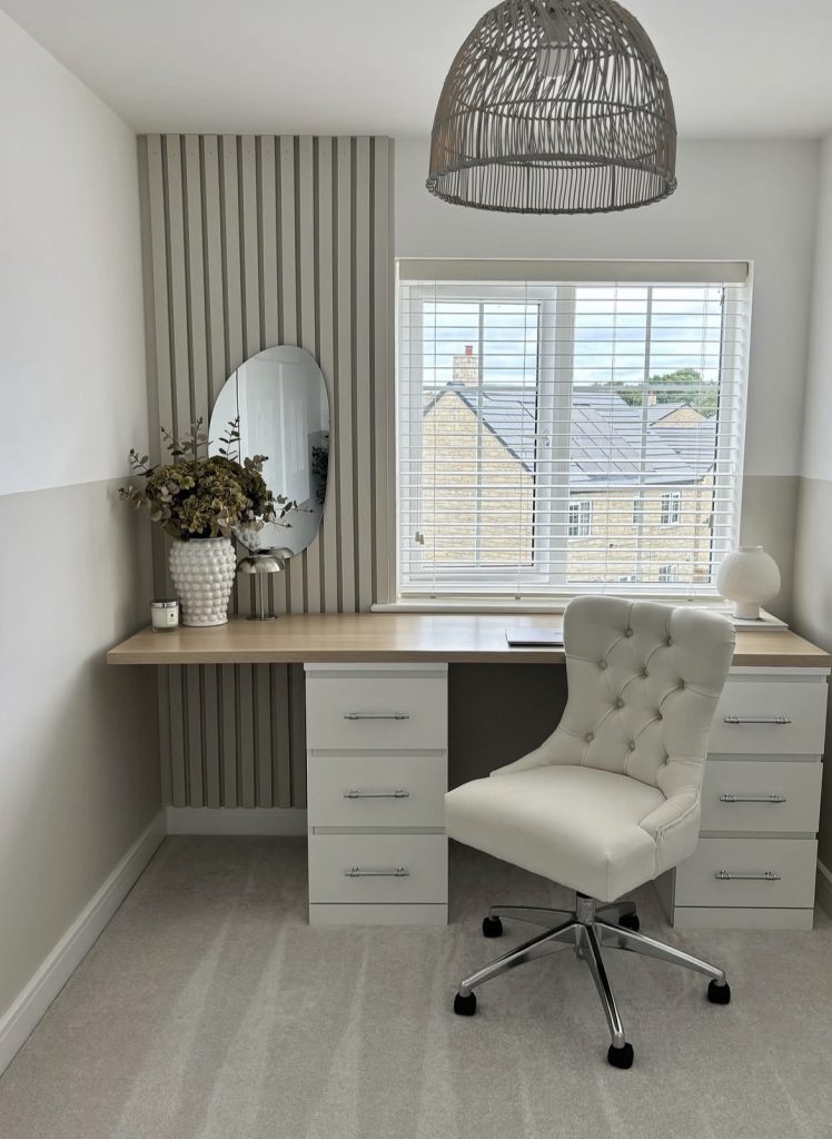 Narrow console desk