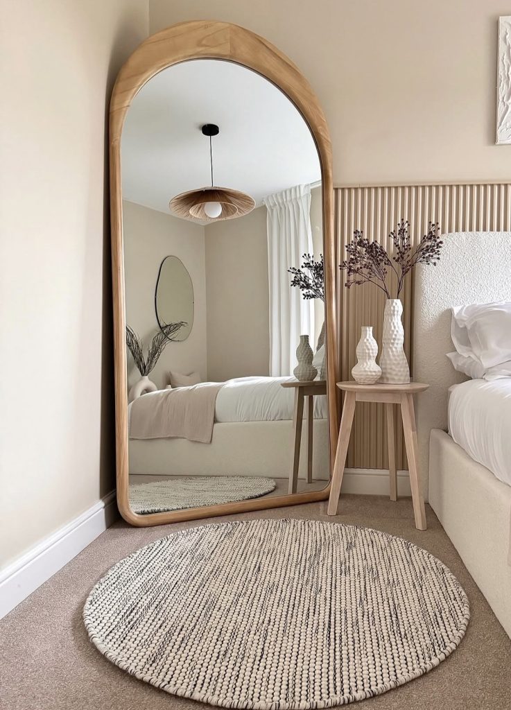 Statement mirror