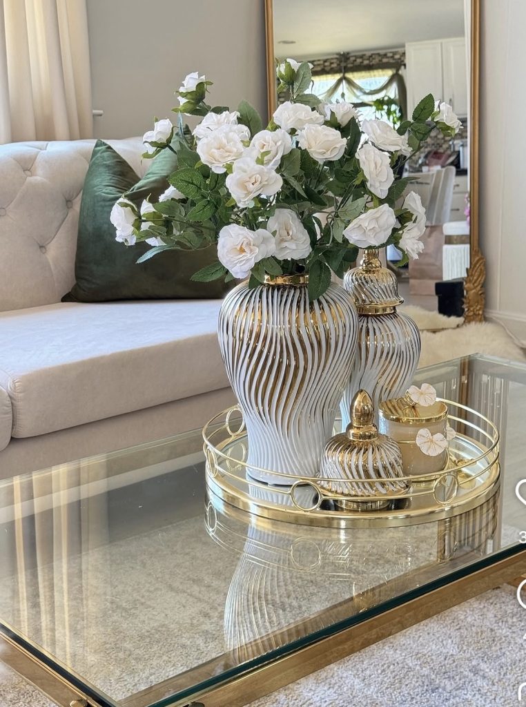 Coffee table with small flower vase 