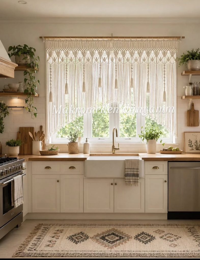 Layered textiles and curtains 