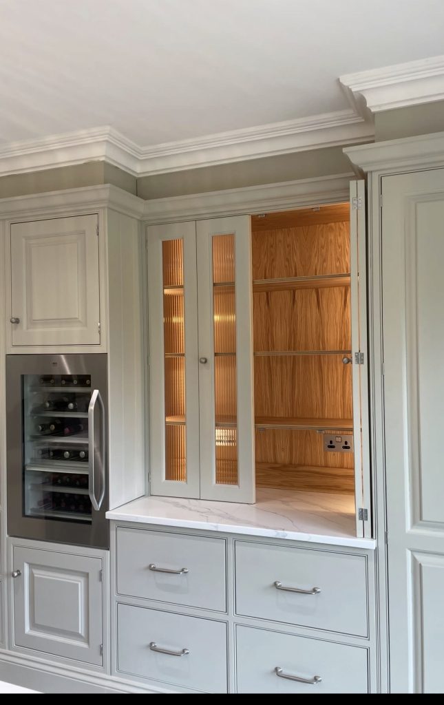 Kitchen cabinet with glass doors 