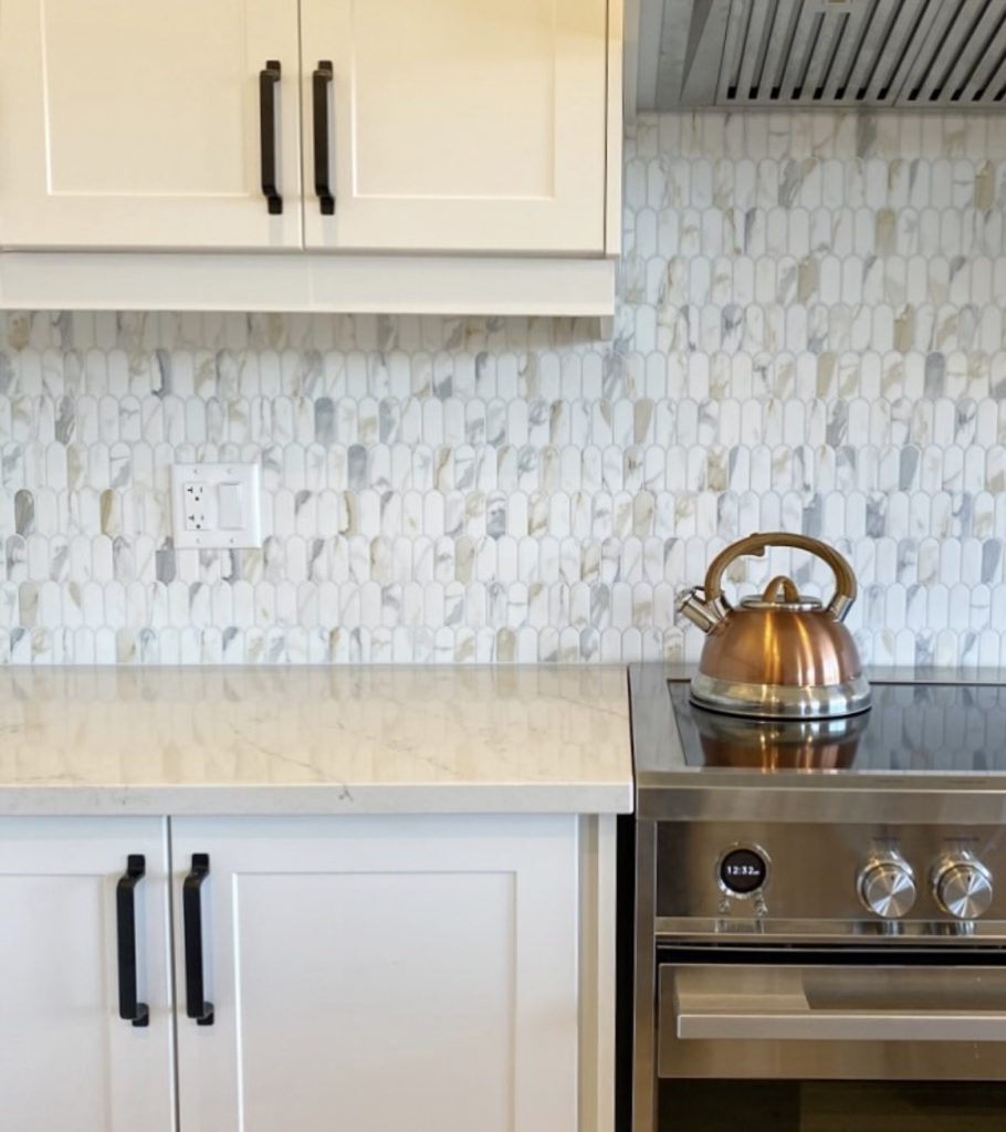 Kitchen backsplash subway tiles 