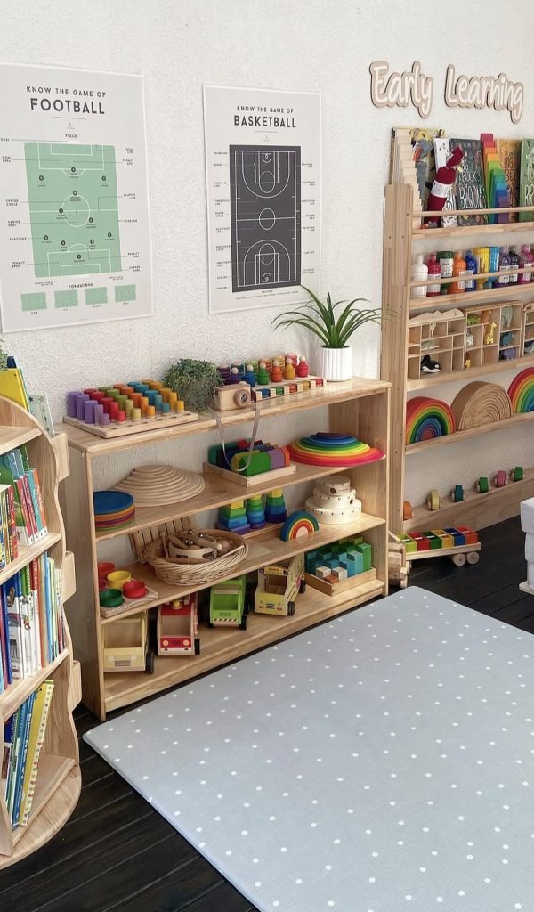 Mini learning shelf