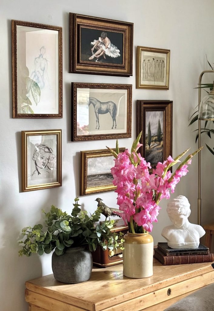 Modern Wall Gallery Ideas For Living Room
