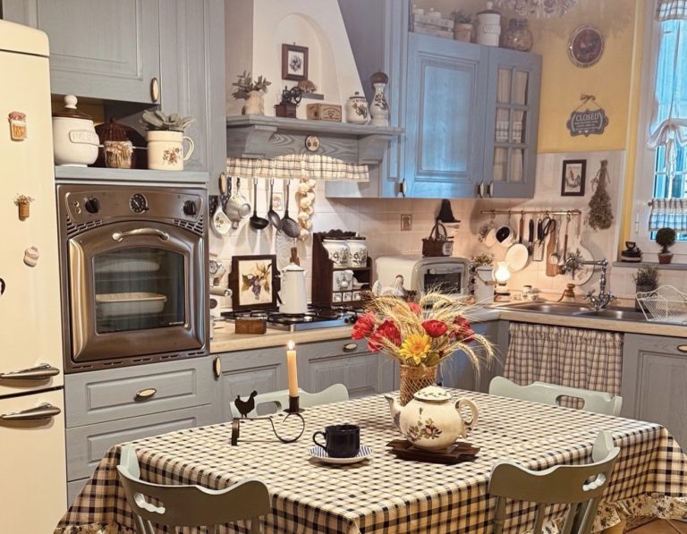 5 Vintage Cottage Kitchen Decor Ideas With 1950s Vibes
