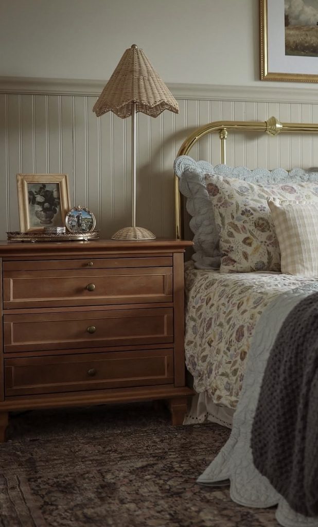 Nightstand 
