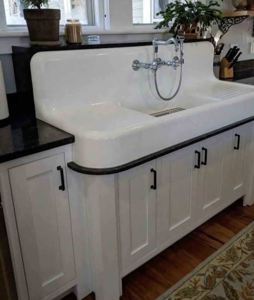 Farmhouse sink with faucet and soap dispenser 