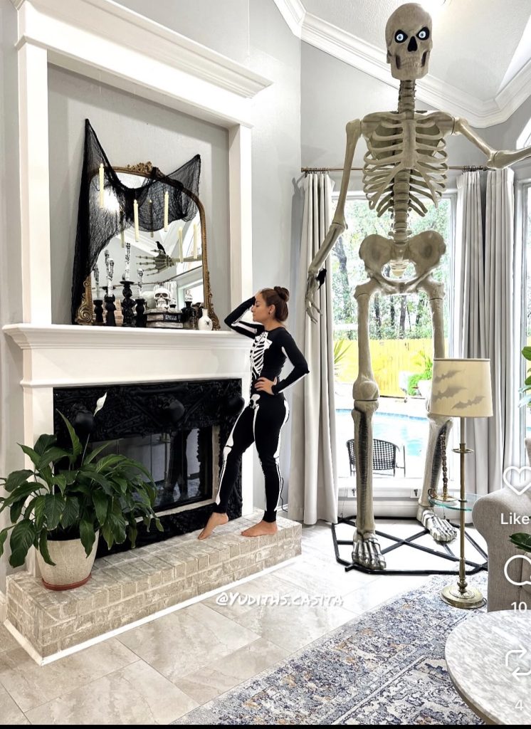 Life size skeleton 