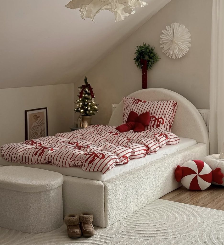 How to Decorate Your Kids’ Bedroom for Christmas