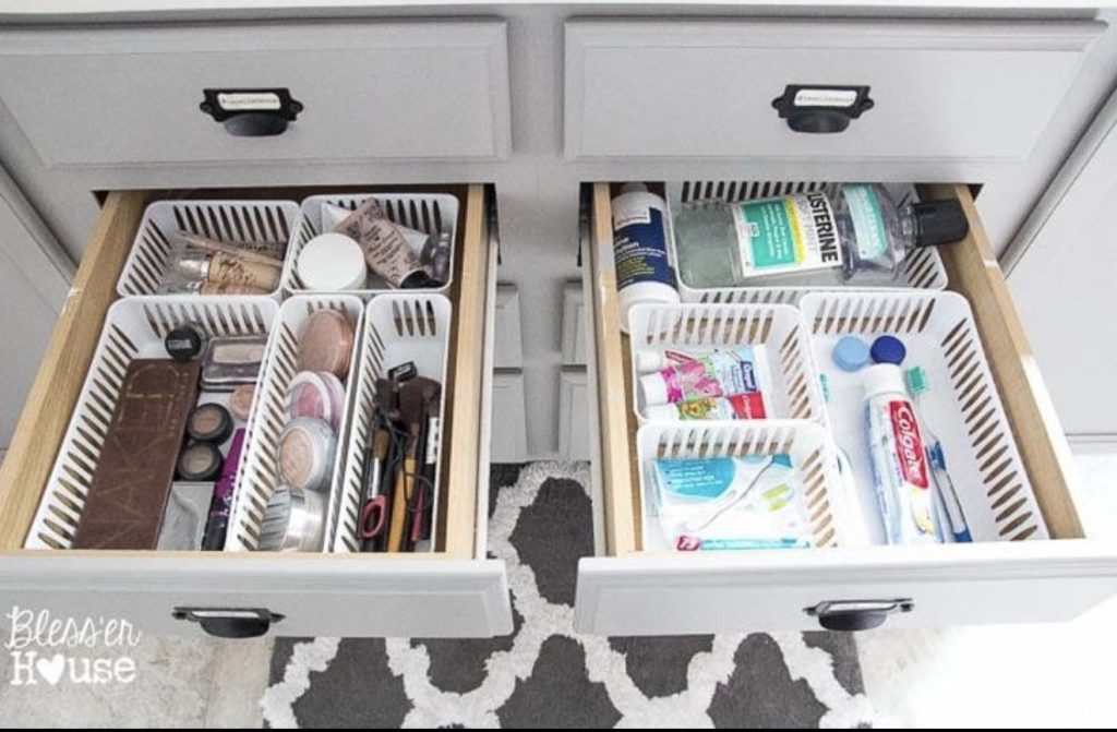 Bathroom Drawers With Small Containers