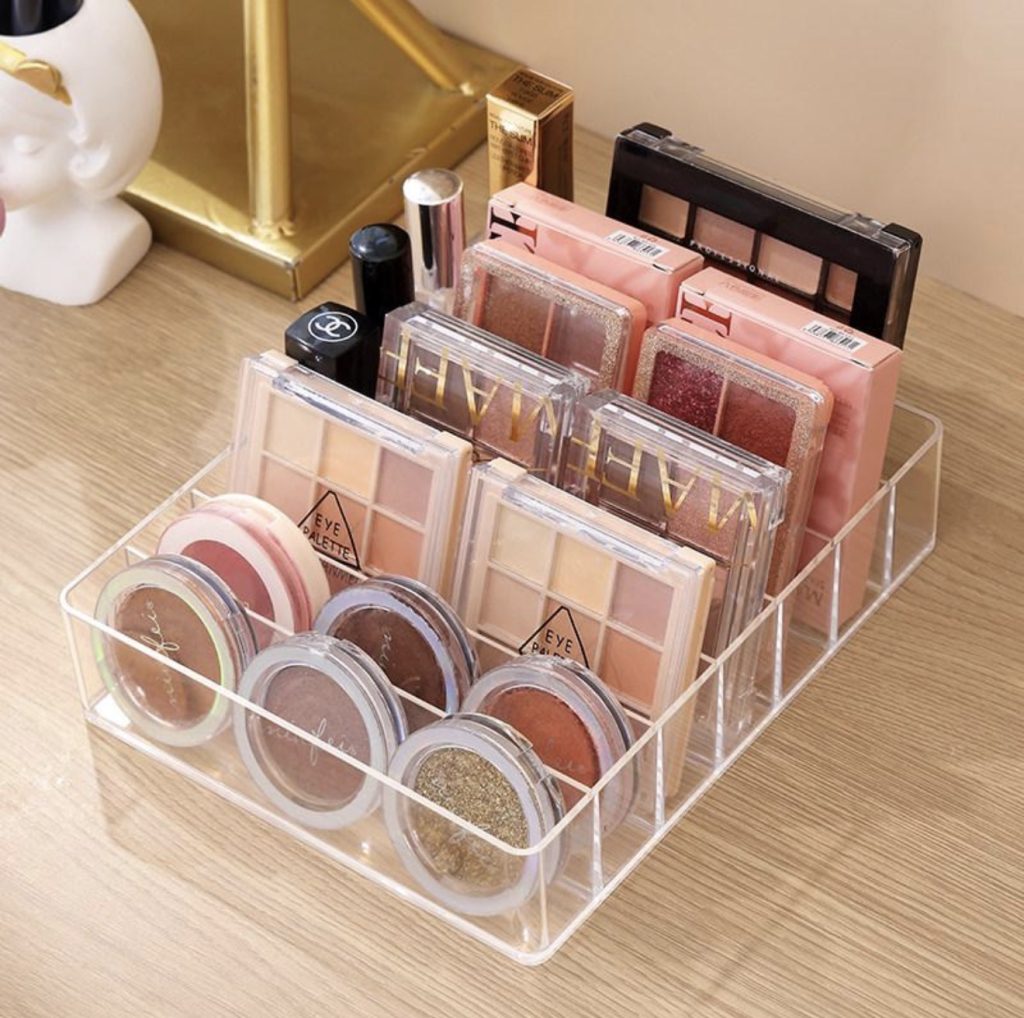 Dollar Store Napkin Holder for Makeup Palettes