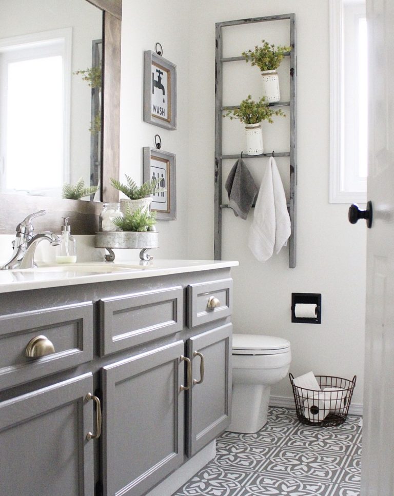 7 Modern Gray and White Bathroom Decor Ideas That Look Luxurious