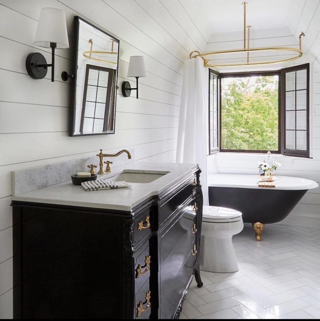 Subway Tile With Black Grout
