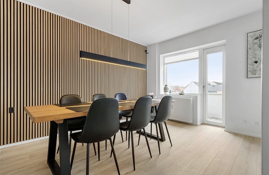 Vertical Wood Slat Wainscoting for a Modern Dining Room