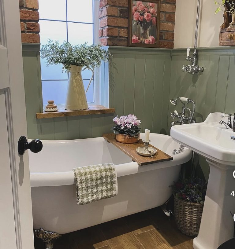 7 DIY Cottagecore Bathroom Decor Ideas for Small Spaces