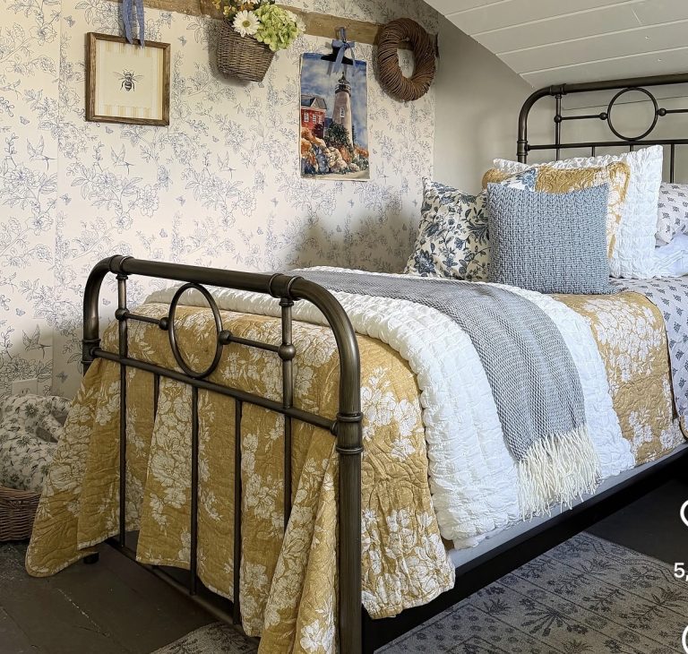 7 Simple Cottagecore Bedroom Ideas for Adults You’ll Like To Copy 