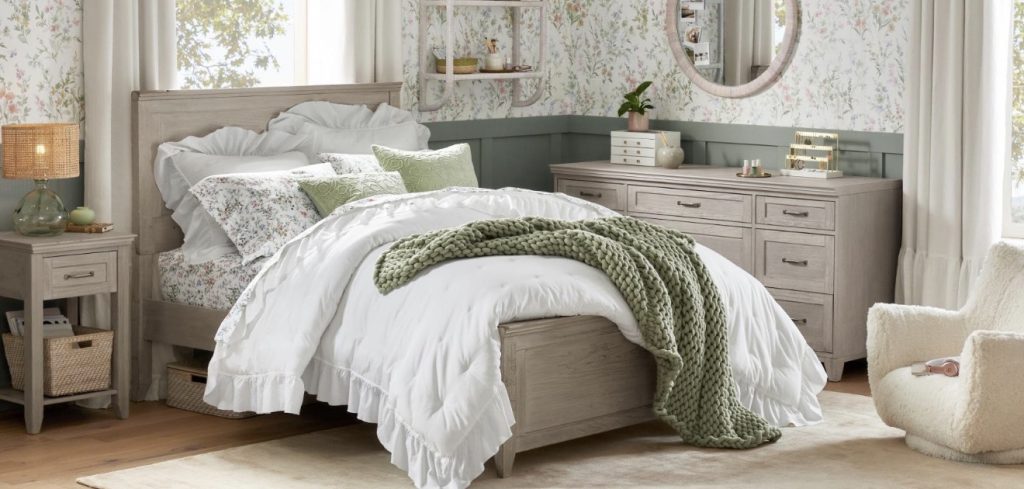 Sage Green and Cream Bedroom 