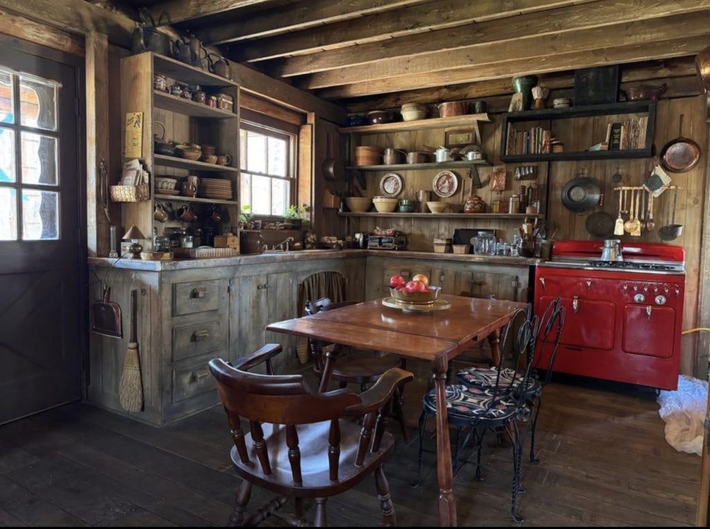 Rustic Wood and Antique-Looking Kitchen Furniture